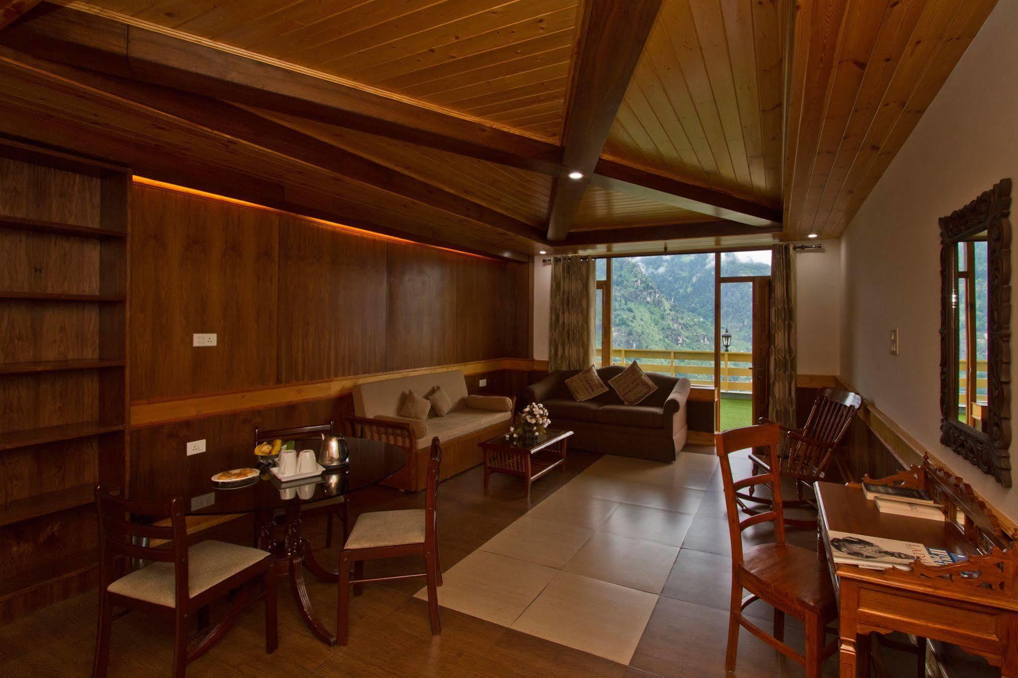 Vivaan The Sunrise Resort Manāli Exterior foto